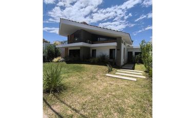 Casa Bº Cerro de Las Rosas