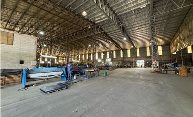 Nave industrial en alquiler sobre ruta panamericana, Campana