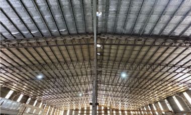 Nave industrial en alquiler sobre ruta panamericana, Campana