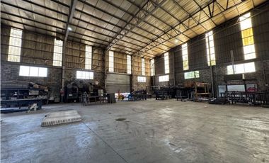 Nave industrial en alquiler sobre ruta panamericana, Campana