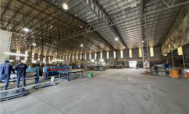 Nave industrial en alquiler sobre ruta panamericana, Campana