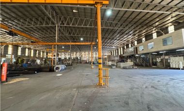 Nave industrial en alquiler sobre ruta panamericana, Campana