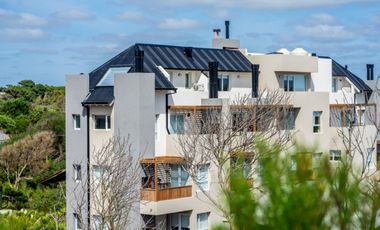 Venta Departamento frente al mar con piscina y cochera