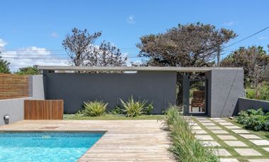 Venta Departamento frente al mar con piscina y cochera