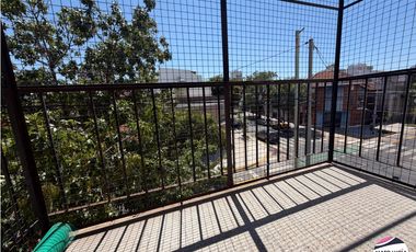 LUMINOSO 2 AMB CON BALCON