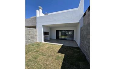 DOCTA - Espectacular Dúplex! 3 dorm, 3 baños, cochera, terraza!