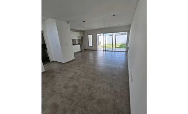 DOCTA - ALQUILO 3 DORM 3 BAÑOS CALEF CENTRAL, PILETA!