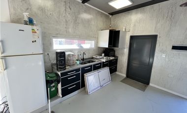 Galpón con salón de usos múltiples y Pileta Climatizada