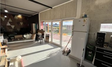 Galpón con salón de usos múltiples y Pileta Climatizada