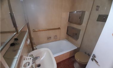 4 AMBIENTES CON DEPENDENCIA BALCON AL FRENTE - CABALLITO