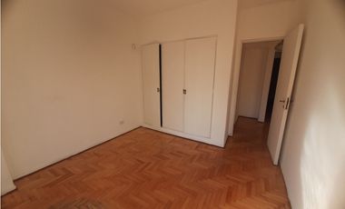 4 AMBIENTES CON DEPENDENCIA BALCON AL FRENTE - CABALLITO