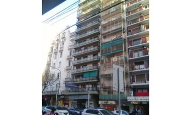 4 AMBIENTES CON DEPENDENCIA BALCON AL FRENTE - CABALLITO