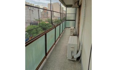 4 AMBIENTES CON DEPENDENCIA BALCON AL FRENTE - CABALLITO