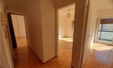 4 AMBIENTES CON DEPENDENCIA BALCON AL FRENTE - CABALLITO