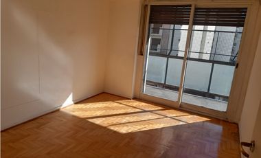 4 AMBIENTES CON DEPENDENCIA BALCON AL FRENTE - CABALLITO