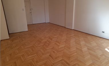 4 AMBIENTES CON DEPENDENCIA BALCON AL FRENTE - CABALLITO