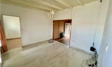 CASA 4 AMBIENTES + PATIO + COCHERA - BARRIO PERON - PTO MADRYN