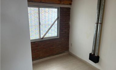 CASA 4 AMBIENTES + PATIO + COCHERA - BARRIO PERON - PTO MADRYN