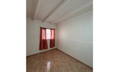 CASA 4 AMBIENTES + PATIO + COCHERA - BARRIO PERON - PTO MADRYN