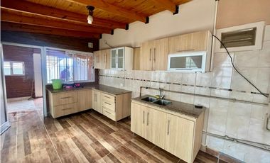 CASA 4 AMBIENTES + PATIO + COCHERA - BARRIO PERON - PTO MADRYN