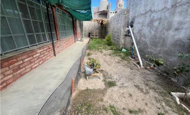 CASA 4 AMBIENTES + PATIO + COCHERA - BARRIO PERON - PTO MADRYN