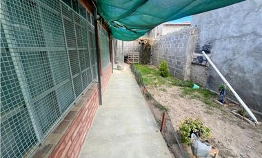CASA 4 AMBIENTES + PATIO + COCHERA - BARRIO PERON - PTO MADRYN