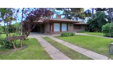 Venta - Casa Del Tiburon 900 - Pinamar Zona Iglesia