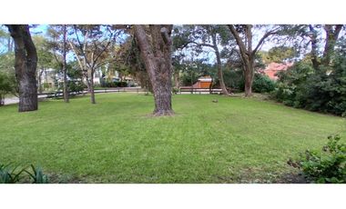 Venta - Casa Del Tiburon 900 - Pinamar Zona Iglesia