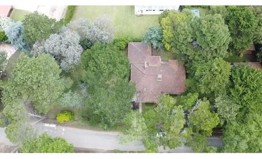 Venta - Casa Del Tiburon 900 - Pinamar Zona Iglesia