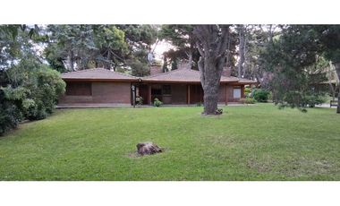 Venta - Casa Del Tiburon 900 - Pinamar Zona Iglesia