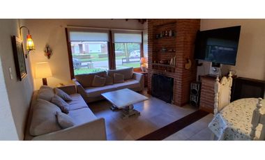 Venta - Casa Del Tiburon 900 - Pinamar Zona Iglesia