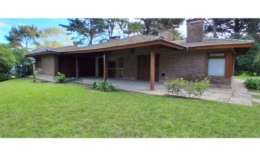 Venta - Casa Del Tiburon 900 - Pinamar Zona Iglesia