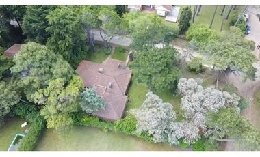 Venta - Casa Del Tiburon 900 - Pinamar Zona Iglesia