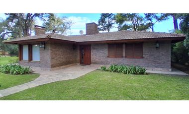 Venta - Casa Del Tiburon 900 - Pinamar Zona Iglesia