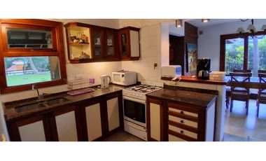 Venta - Casa Del Tiburon 900 - Pinamar Zona Iglesia