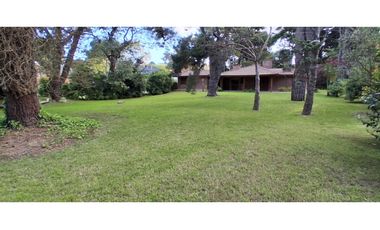 Venta - Casa Del Tiburon 900 - Pinamar Zona Iglesia