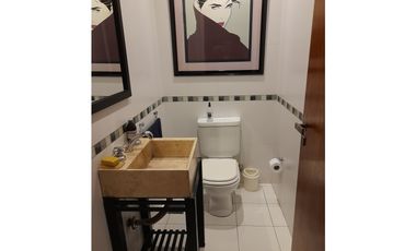 HERMOSA CASA DOS PLANTAS JARDIN CON PISCINA Y QUINCHO CON PARRILLA