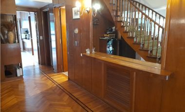 HERMOSA CASA DOS PLANTAS JARDIN CON PISCINA Y QUINCHO CON PARRILLA