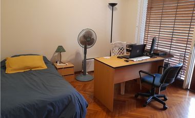 HERMOSA CASA DOS PLANTAS JARDIN CON PISCINA Y QUINCHO CON PARRILLA