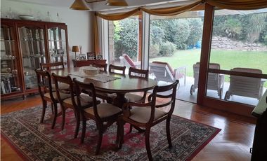 HERMOSA CASA DOS PLANTAS JARDIN CON PISCINA Y QUINCHO CON PARRILLA