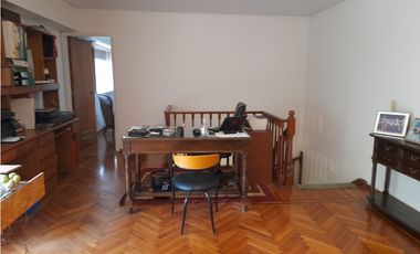 HERMOSA CASA DOS PLANTAS JARDIN CON PISCINA Y QUINCHO CON PARRILLA