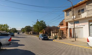 GALPÓN (LOCAL COMERCIAL) + 3 DEPARTAMENTOS 303.25 m2 - PUERTO MADRYN