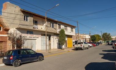 GALPÓN (LOCAL COMERCIAL) + 3 DEPARTAMENTOS 303.25 m2 - PUERTO MADRYN
