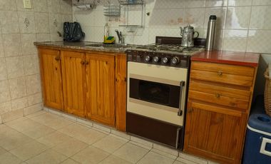GALPÓN (LOCAL COMERCIAL) + 3 DEPARTAMENTOS 303.25 m2 - PUERTO MADRYN