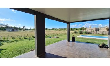 Venta Casa 4 ambientes- Club de Campo La Asuncion Lujan
