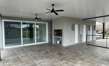 Venta Casa 4 ambientes- Club de Campo La Asuncion Lujan