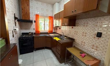 Casa sobre Luis Costa a la venta