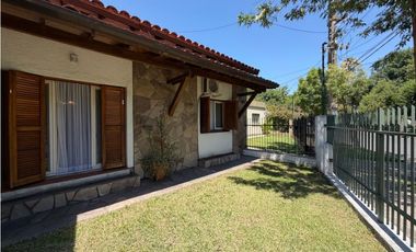 Casa sobre Luis Costa a la venta