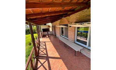 CASA EN FUNES