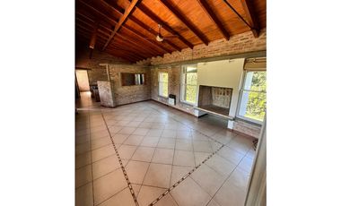 CASA EN FUNES